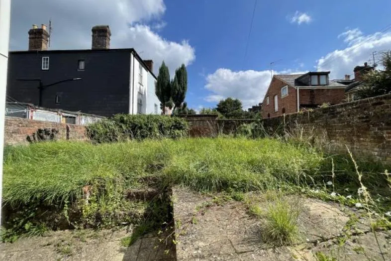 93 Old Tiverton Road, Exeter EX4 6LQ