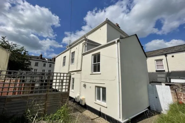 93 Old Tiverton Road, Exeter EX4 6LQ