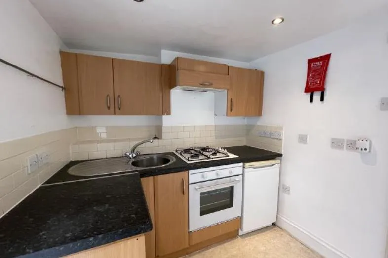 93 Old Tiverton Road, Exeter EX4 6LQ