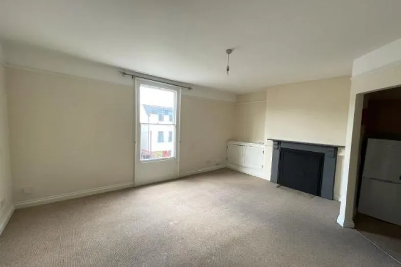 93 Old Tiverton Road, Exeter EX4 6LQ