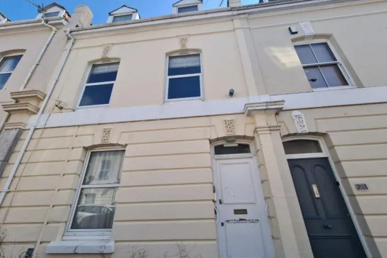 Flat 2, 22 Benbow Street, Plymouth PL2 1BX