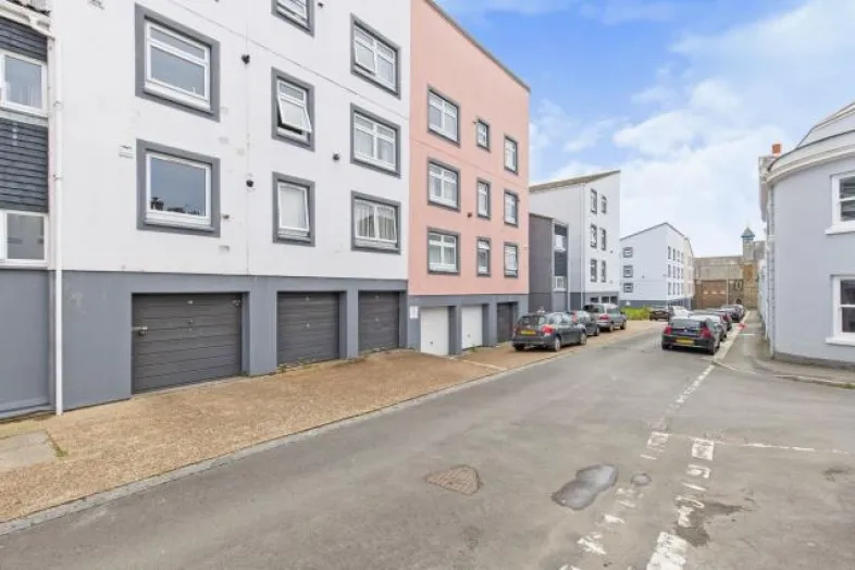 52 Harvey Street, Torpoint, Cornwall PL11 2BU