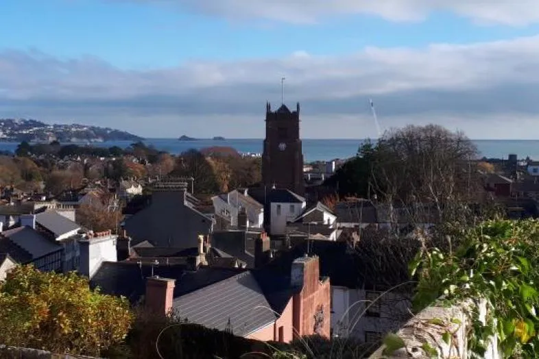 23 Winner Hill Road, Paignton, Devon TQ3 3BT