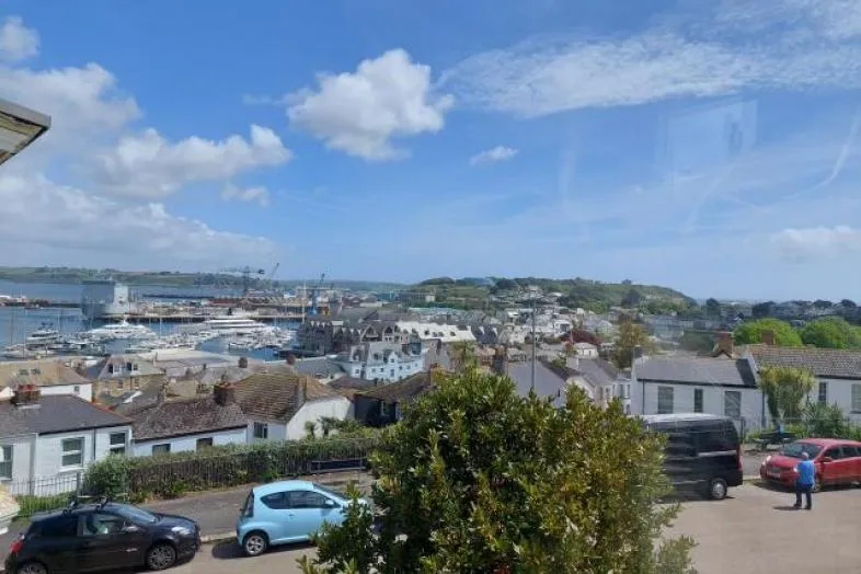 4 Mount Wise, Pikes Hill, Falmouth, Cornwall TR11 3JS