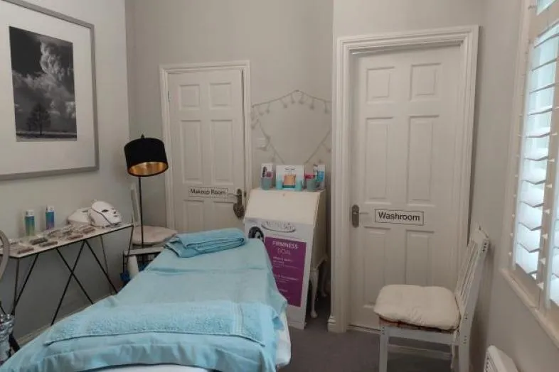 1 Market Street, Dartmouth, Devon TQ6 9QE