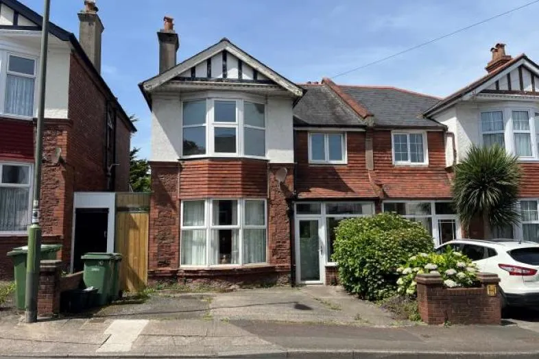 10a Whitstone Road, Paignton, Devon TQ4 6EY