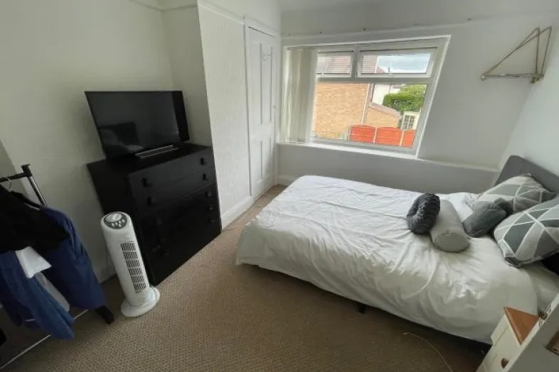 278 Bridle Road, Eastham, Wirral, Merseyside CH62 8BX