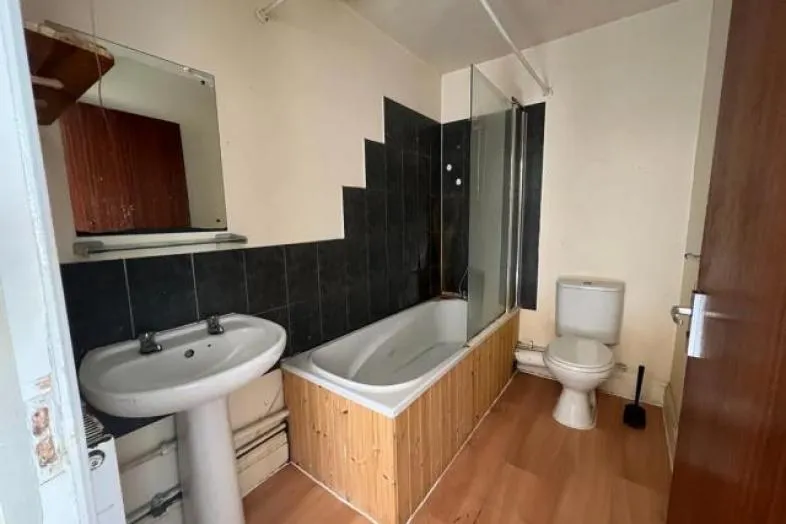 First Floor Flat, 29 Sydney Street, Plymouth PL1 5AE