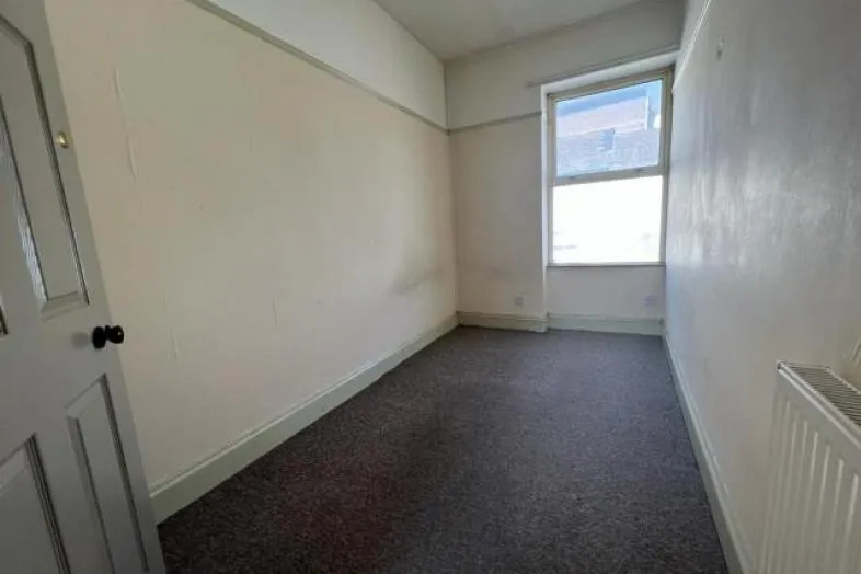 First Floor Flat, 29 Sydney Street, Plymouth PL1 5AE