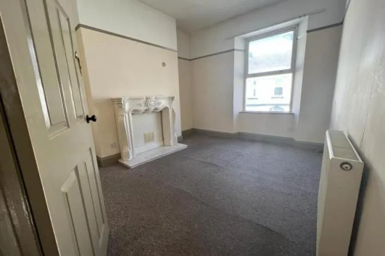 First Floor Flat, 29 Sydney Street, Plymouth PL1 5AE