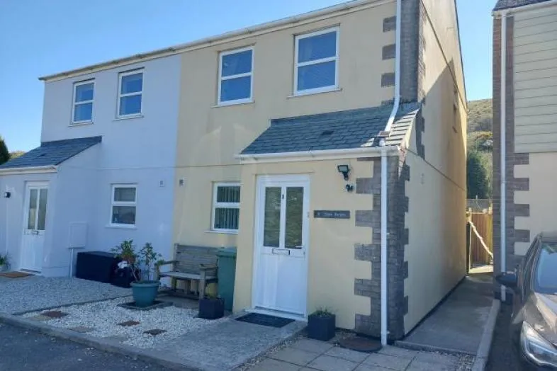 2 Carn Bargus, Whitemoor, Nanpean, St. Austell, Cornwall PL26 7XF
