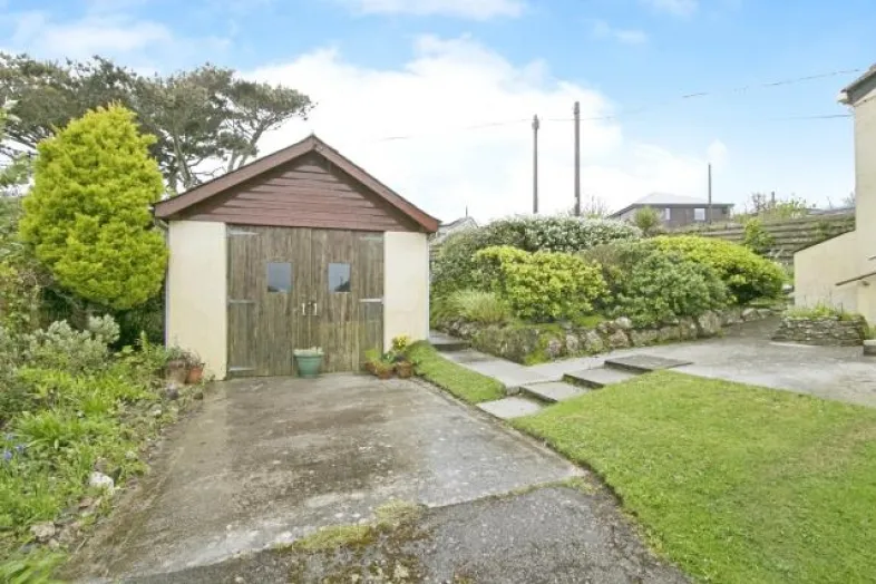 8 Castle Drive, Praa Sands, Penzance, Cornwall TR20 9TF