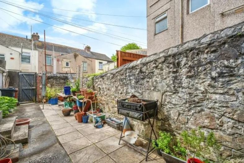 26a Fellowes Place, Plymouth PL1 5NB