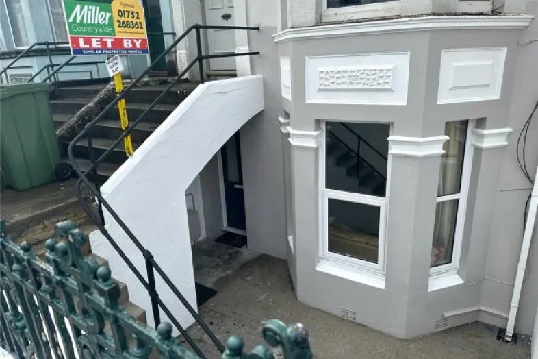 26a Fellowes Place, Plymouth PL1 5NB