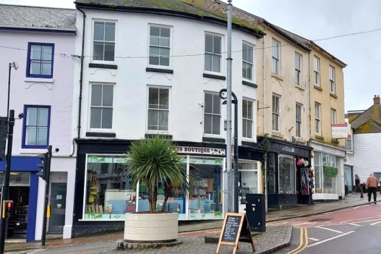 75 & 75a Market Jew Street, Penzance, Cornwall TR18 2LG