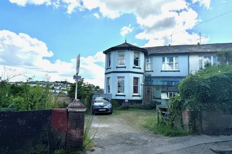 9 & 9a Primley Park, Paignton, Devon TQ3 3JP