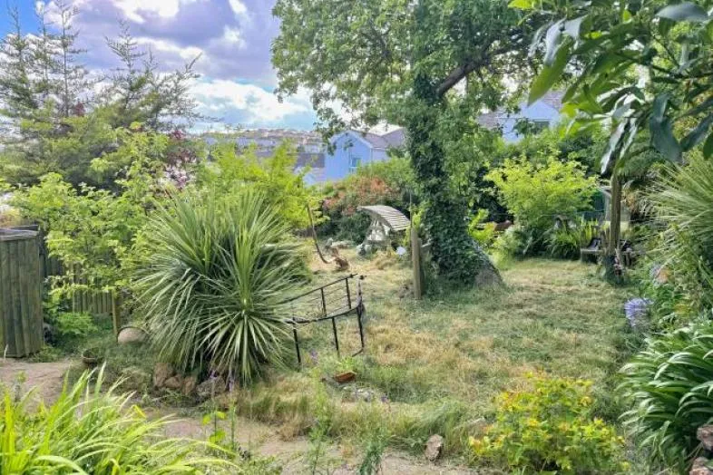 9 & 9a Primley Park, Paignton, Devon TQ3 3JP