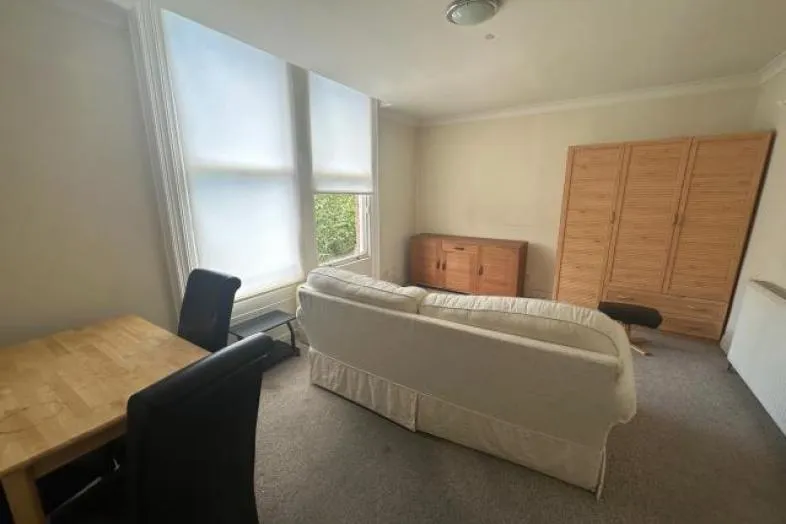 Flat 5, 4 Alexandra Drive, Liverpool L17 8TD