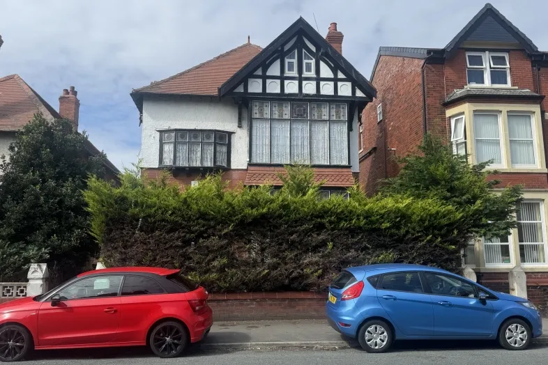 27 St. Davids Road North, Lytham St. Annes, Lancashire FY8 2BL