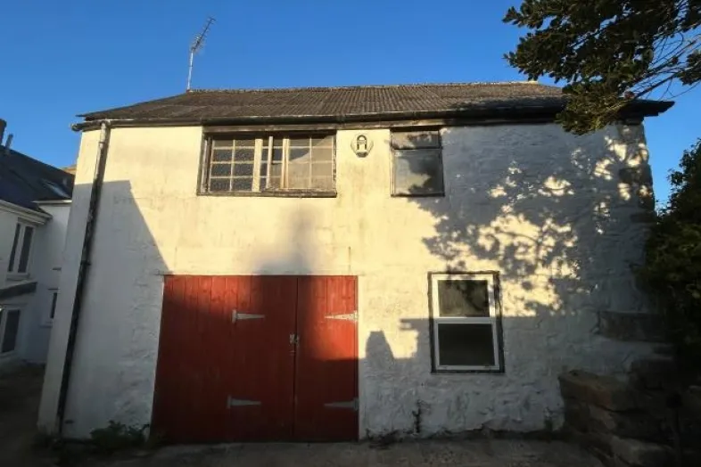 Clifton House, Trevenner Square, Marazion, Cornwall TR17 0BJ