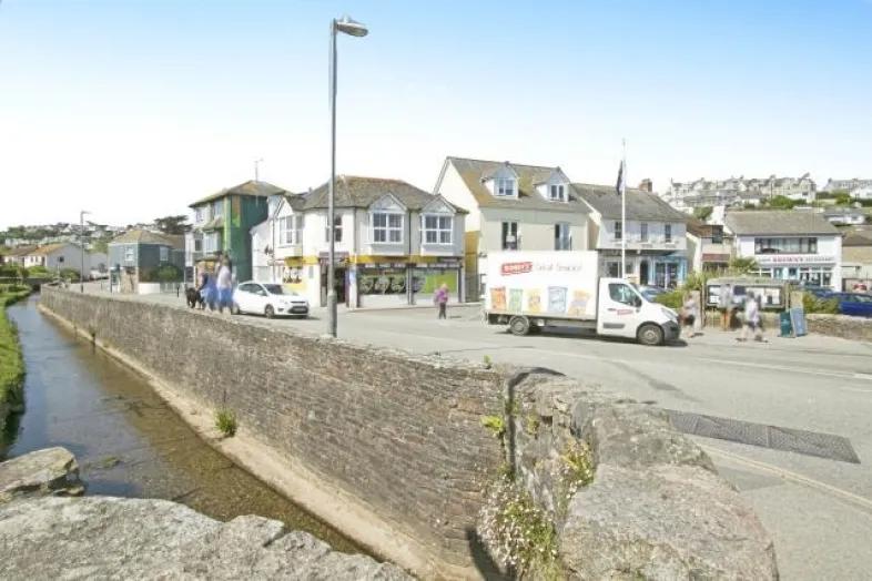 4 Tywarnhayle Square, Perranporth, Cornwall TR6 0ER