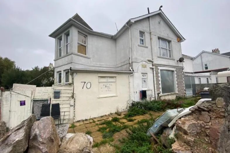 70 Warbro Road & The Garden Flat, Torquay TQ1 3PS
