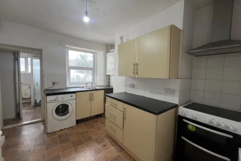 151 Queen Street, Newton Abbot, Devon TQ12 2BS