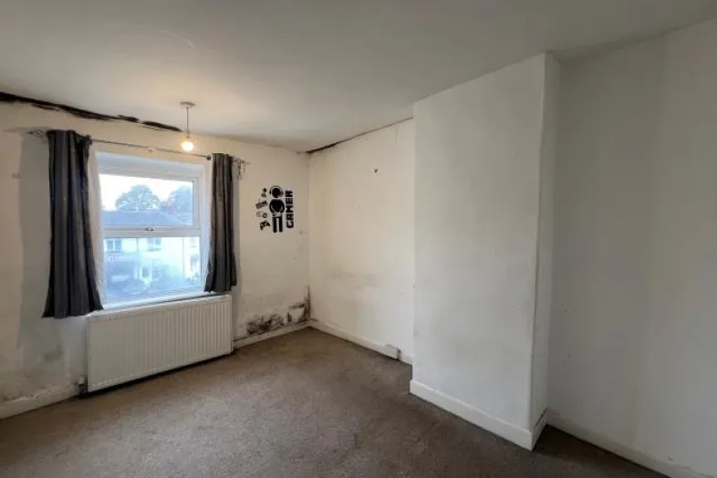 151 Queen Street, Newton Abbot, Devon TQ12 2BS