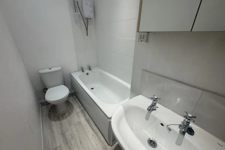 Flat 2, 10 Livingston Avenue, Liverpool L17 4JA