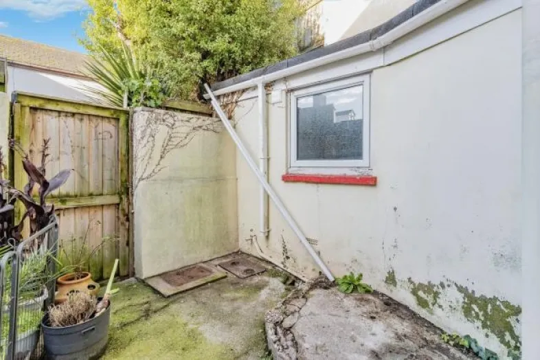 9 Church Lane, Torquay TQ2 5SE