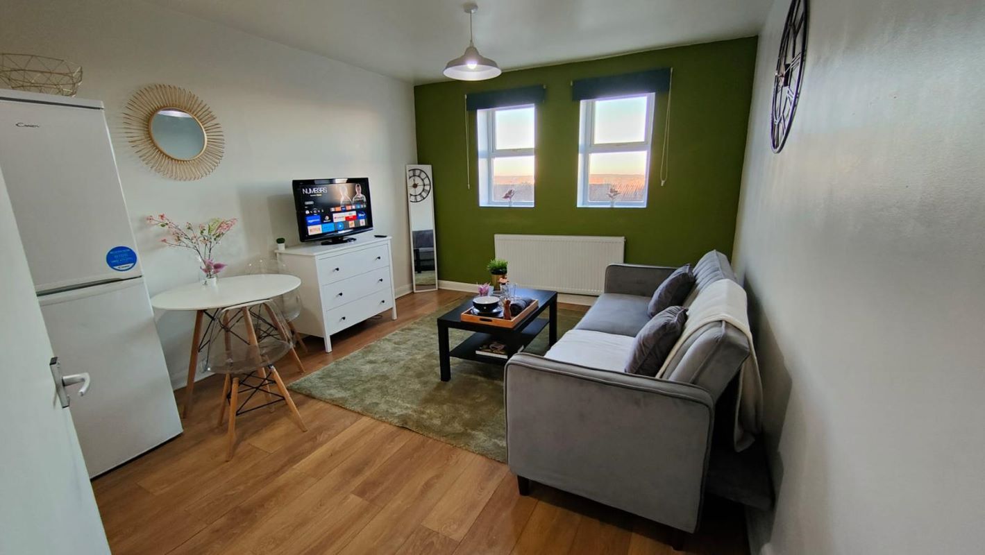 17-19 Madina House, Downs Road, Luton, LU1 1QP