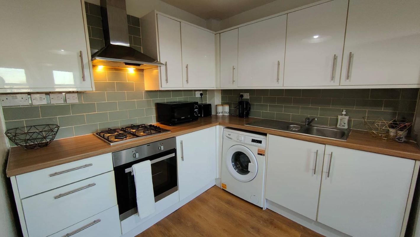 17-19 Madina House, Downs Road, Luton, LU1 1QP