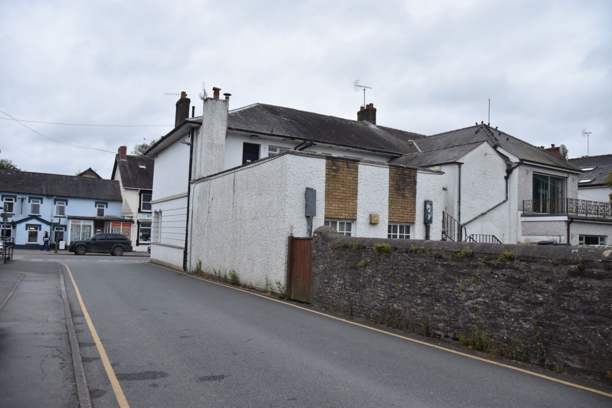 5 Cawdor Terrace, Newcastle Emlyn, Carmarthenshire, SA38 9AT