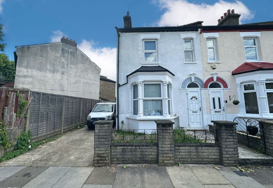 47 Croyland Road, London, Edmonton, N9 7BB