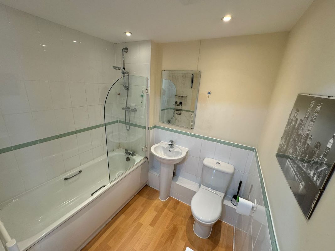 45 Trentham Court, Victoria Road, Acton, W3 6AD