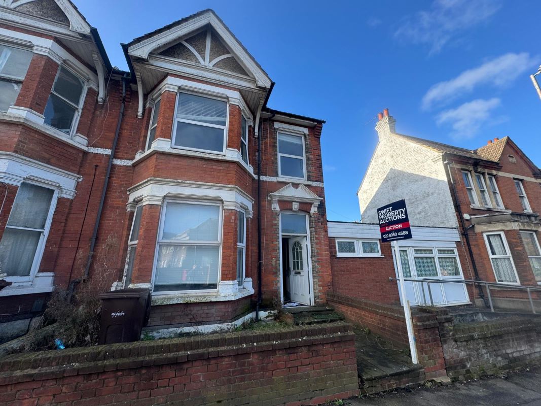 513 Canterbury Street, Gillingham, Kent, ME7 5LG