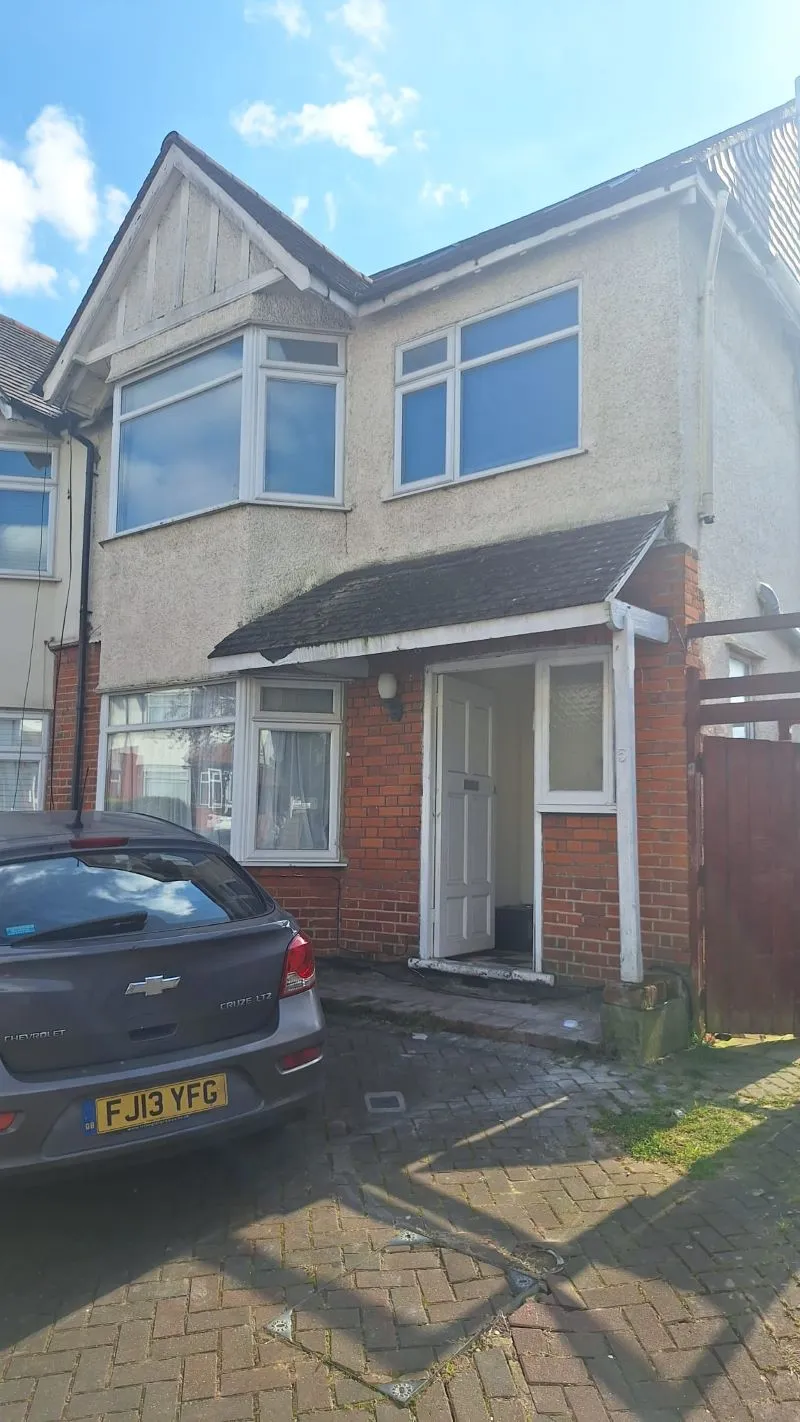 5 Glebe Crescent, Hendon, London, NW4 1BT