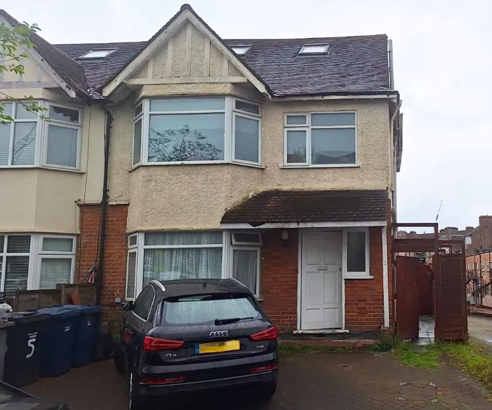 5 Glebe Crescent, Hendon, London, NW4 1BT