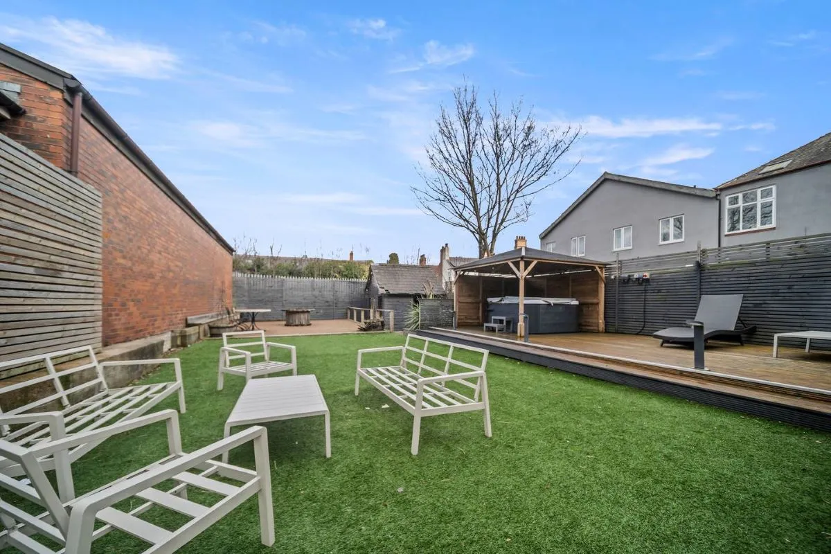 33 St. Andrews Road South, Lytham St. Annes, Lancashire, FY8 1PZ