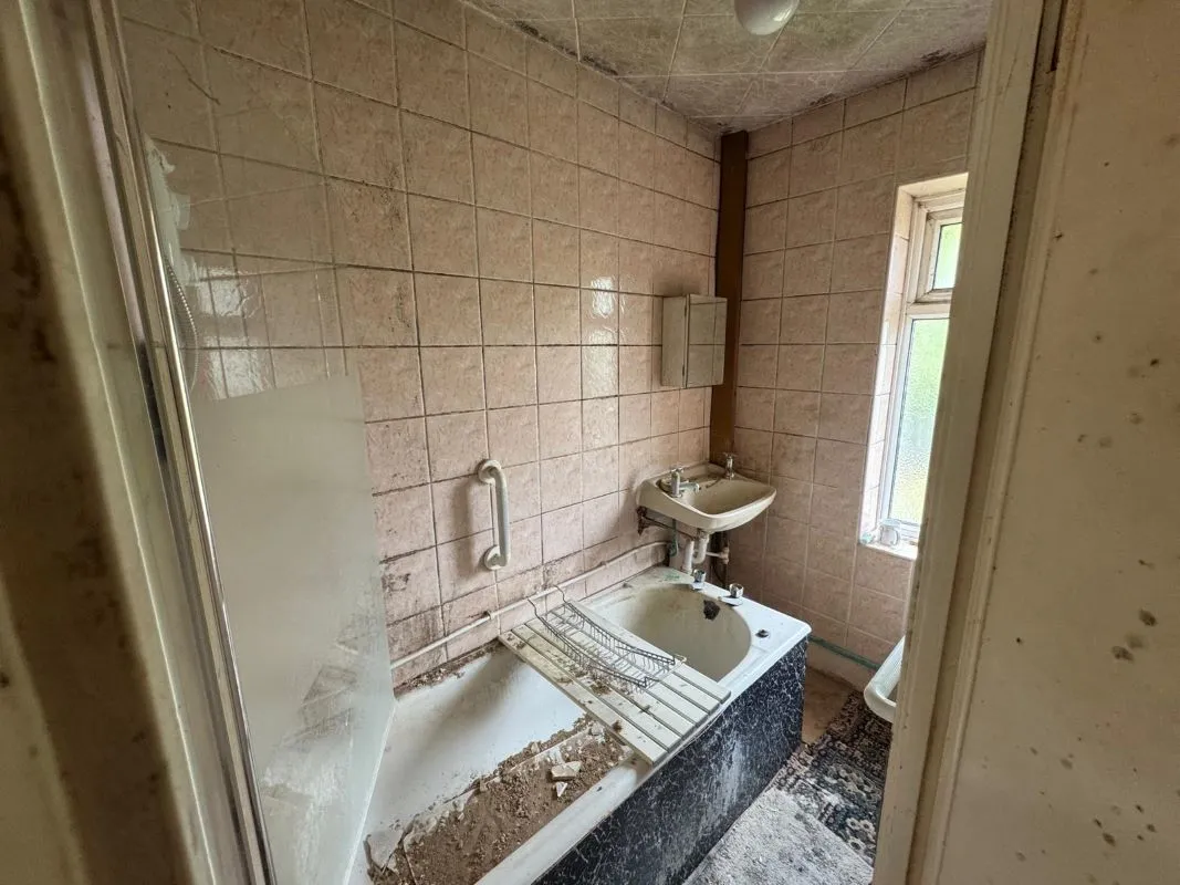 37 St. Margarets Avenue, Harrow, HA2 8BZ