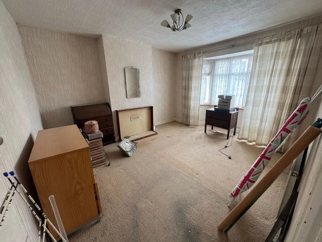 37 St. Margarets Avenue, Harrow, HA2 8BZ