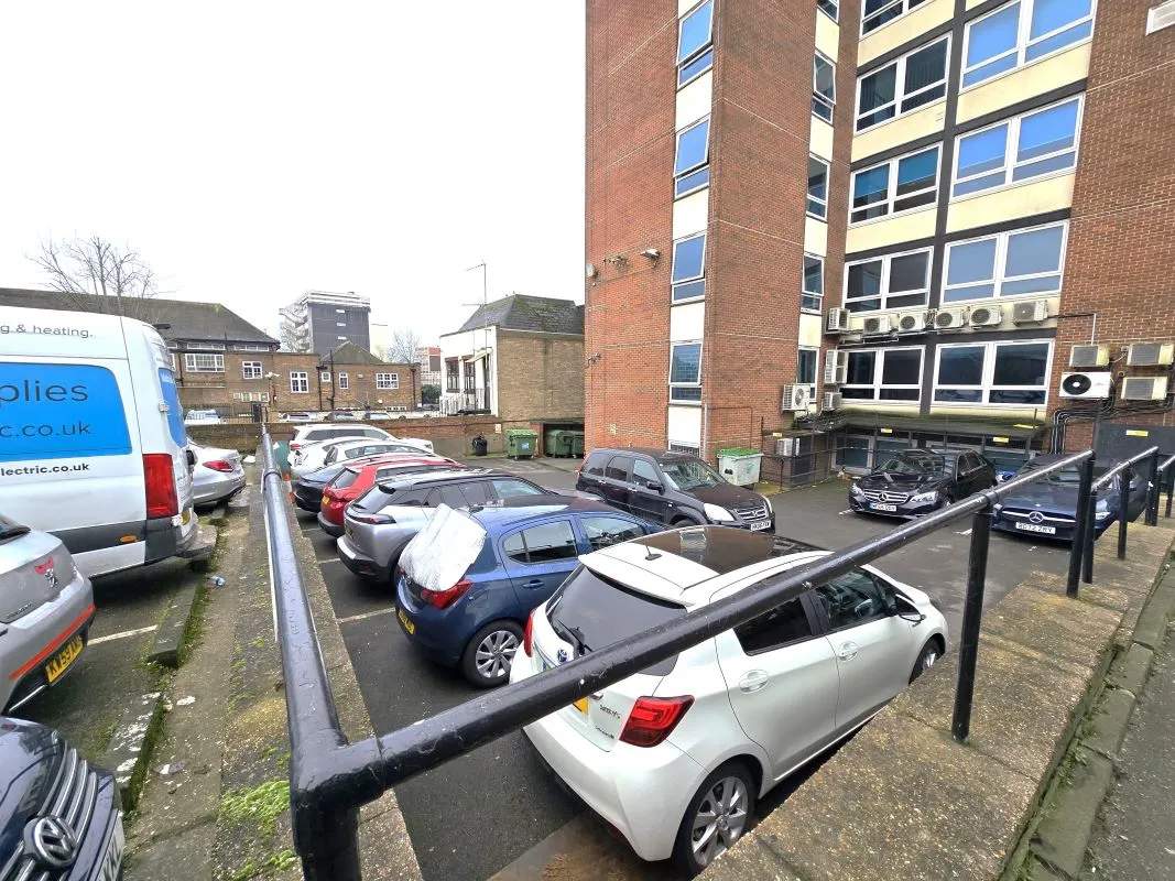 Lot 9 - 6th Floor Elizabeth House, 54-58 High Street, Edgware, HA8 7EJ