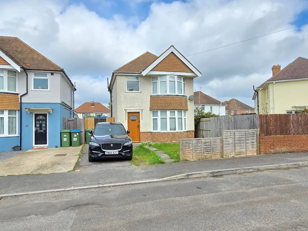 Lot 19 - Portfolio of 9 Freehold Ground Rent Investments in, Mowbray Road, North East Road, Pear Tree Avenue, Southampton, Hampshire, SO19