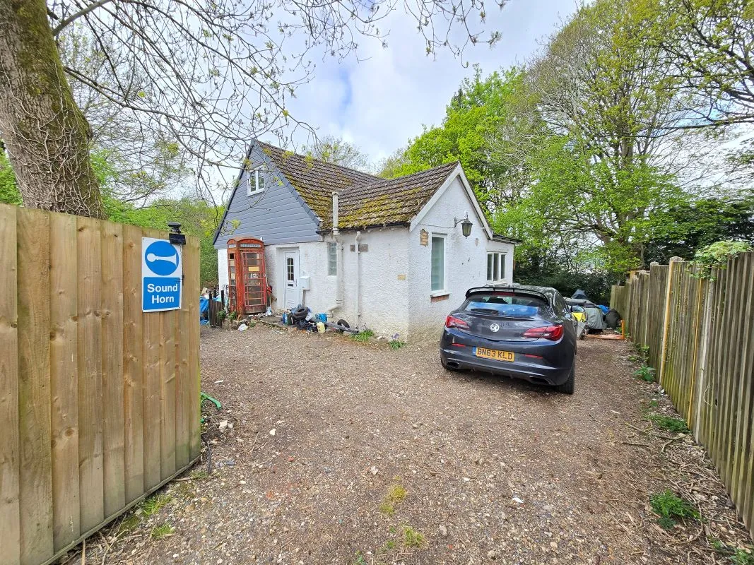 Lot 19 - Portfolio of 9 Freehold Ground Rent Investments in, Mowbray Road, North East Road, Pear Tree Avenue, Southampton, Hampshire, SO19