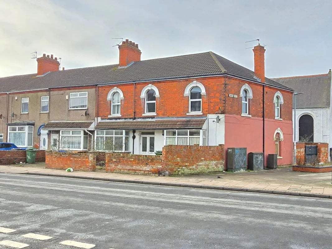 Lot 8 - 110 Park Street, Grimsby, North East Lincolnshire, DN32 7NT