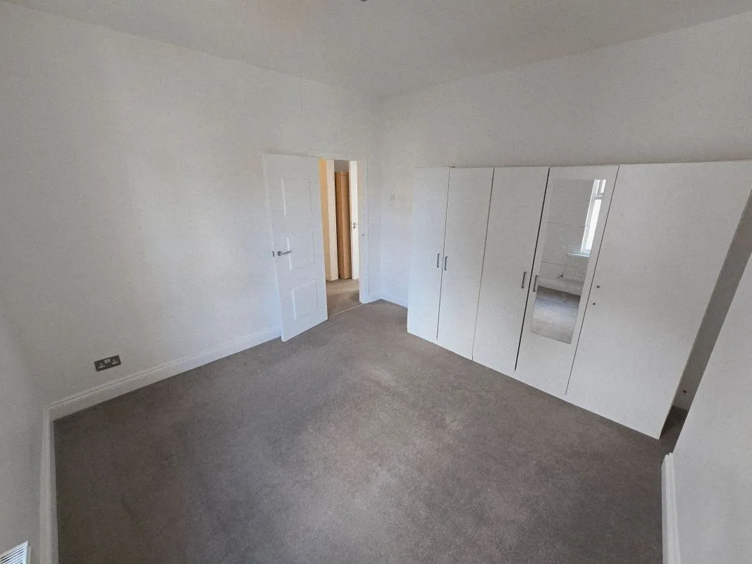 Lot 10 - 48 Dryden Road, Wimbledon, London, SW19 8SG