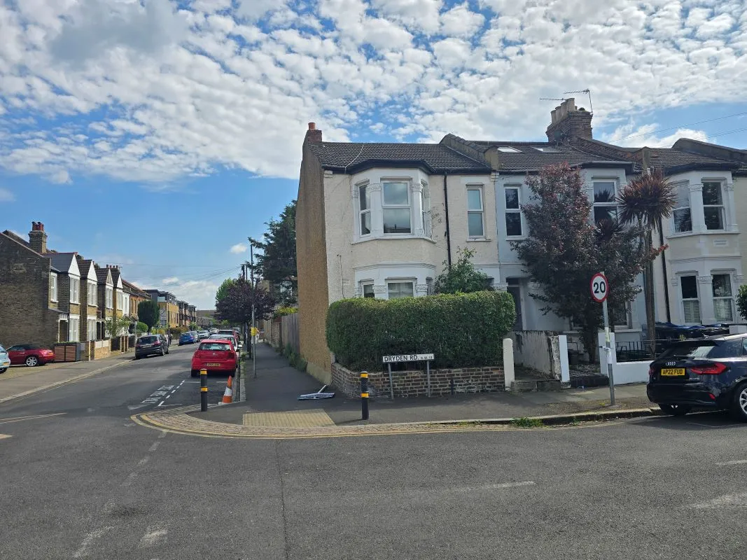 Lot 10 - 48 Dryden Road, Wimbledon, London, SW19 8SG