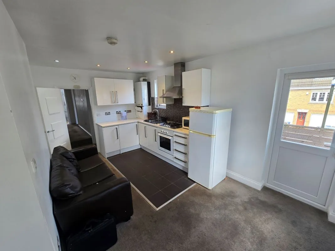 Lot 10 - 48 Dryden Road, Wimbledon, London, SW19 8SG