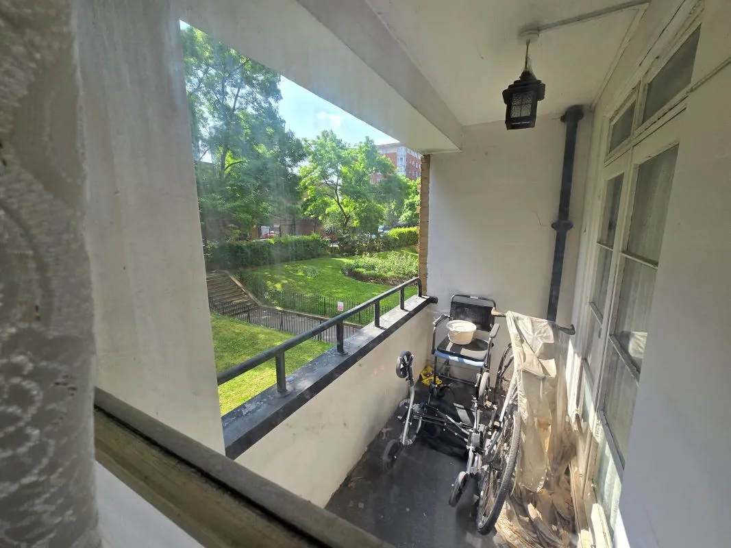 Lot 9 - 197 John Aird Court, Porteus Road, Paddington, London, W2 1UX