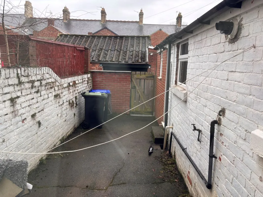 Lot  - 17 Bell Street, Bishop Auckland, County Durham, DL14 6BA